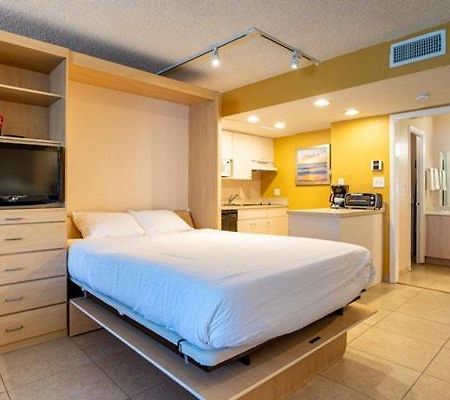 Canada House Beach Club Resort ポンパノビーチ エクステリア 写真